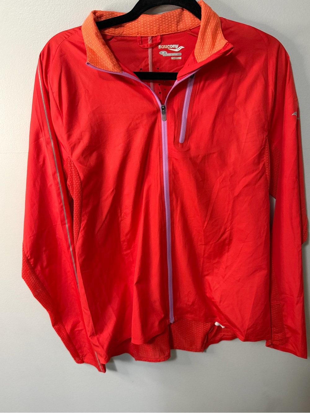Women’s saucony zip